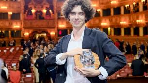 Premio Campiello 2022, a 27 anni vince Bernardo Zannoni: "Ho fatto un casino"