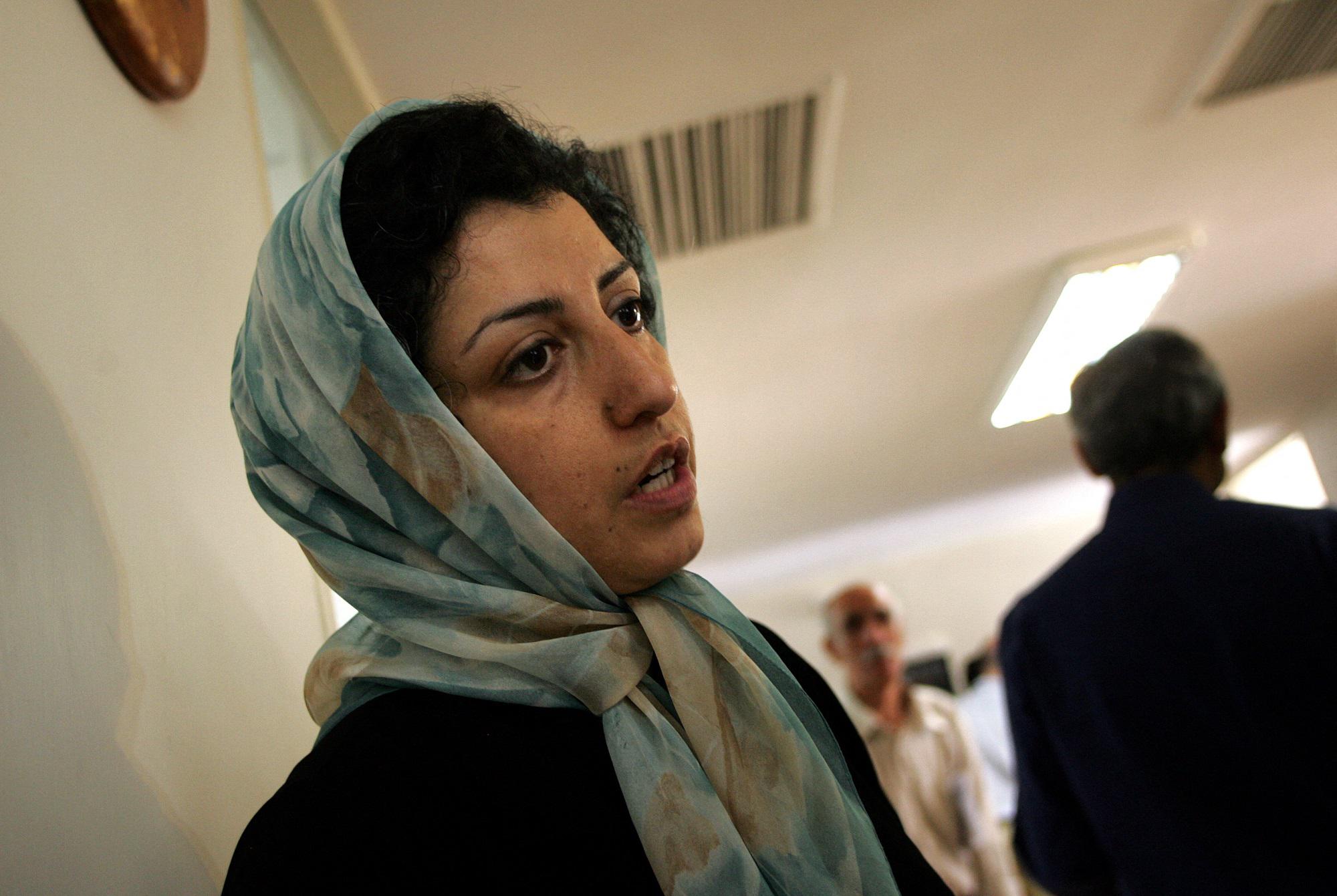 Premio Nobel per la Pace Narges Mohammadi inizia sciopero della fame in carcere