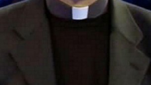 Prete organizza orgia gay in casa e non chiama soccorsi, si dimette vescovo diocesi