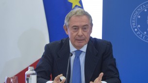 Prezzi benzina, Urso: "Aumenti ingiustificabili"