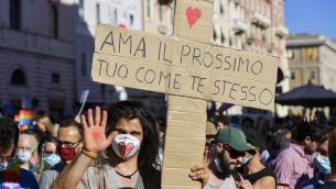 Pride 2021, Marrazzo: "Cristo Lgbt azione simbolica"