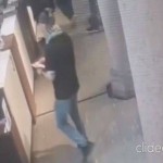 Prima il biglietto per il Duomo, poi sulla terrazza per il suicidio: le ultime ore di De Maria in due video