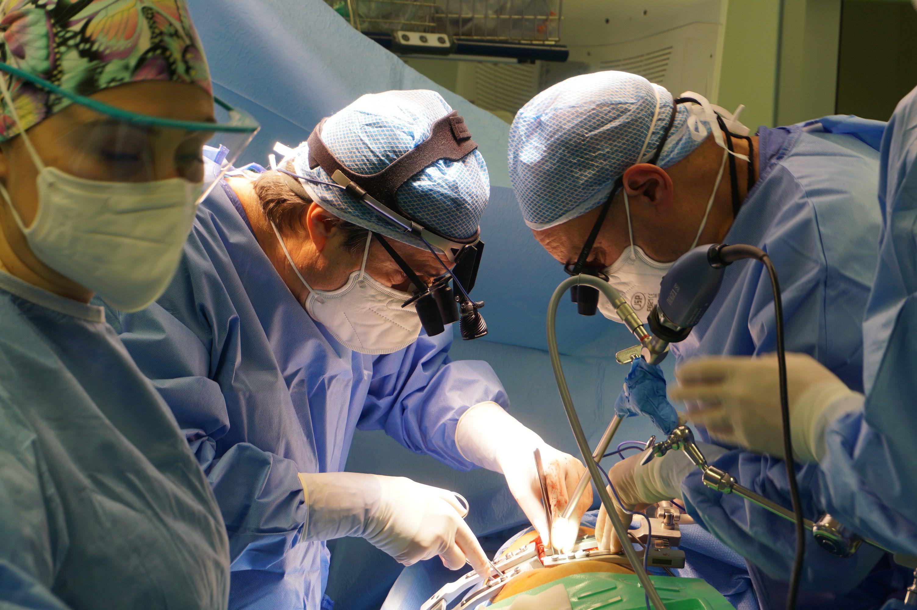 Primo trapianto di polmone da vivente in Italia, dono padre-figlio