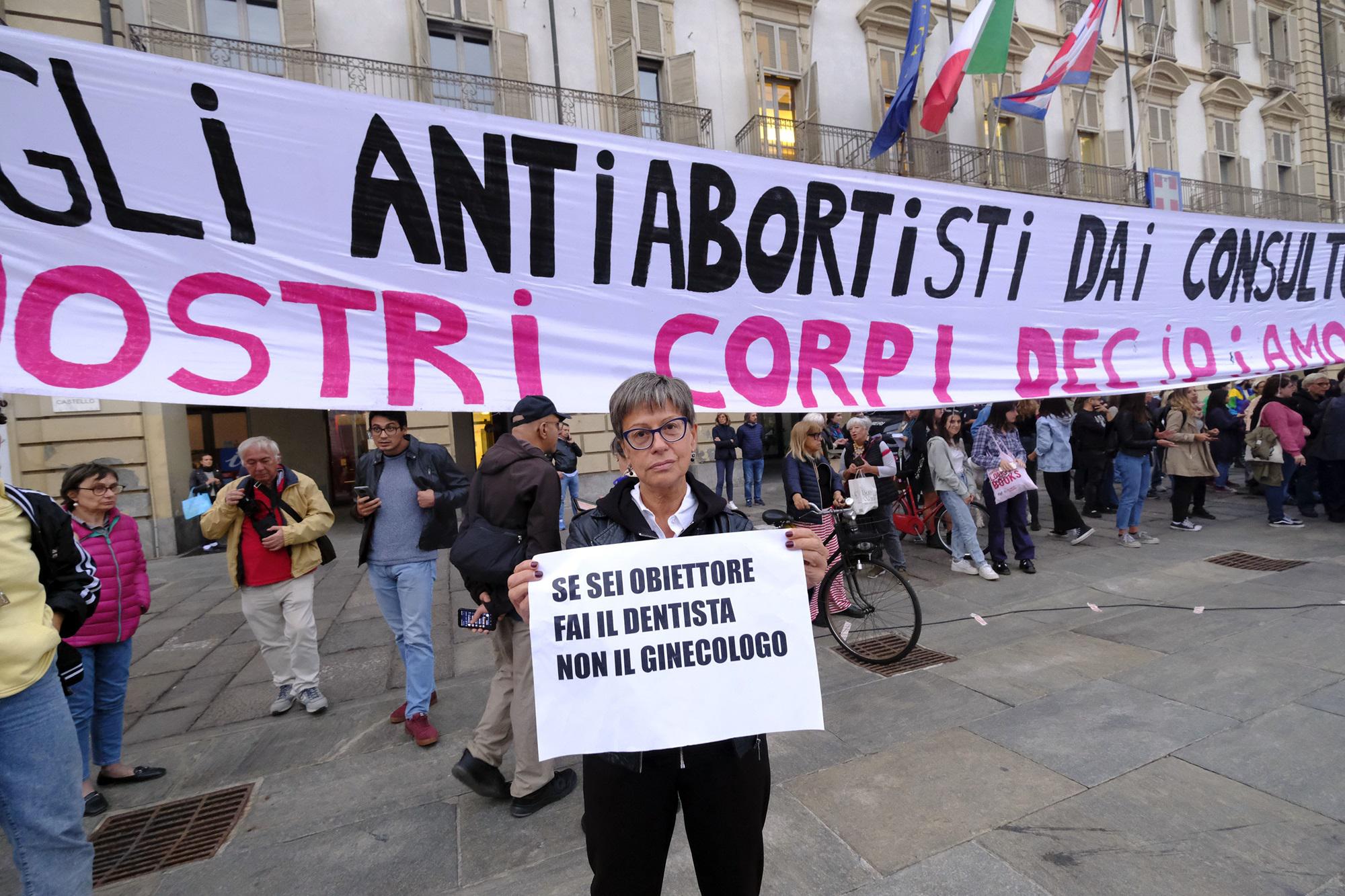 Pro Life nei consultori, opposizioni in rivolta