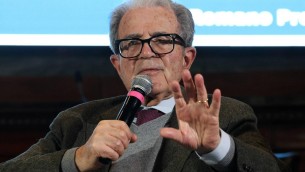 Prodi e la tirata di capelli alla giornalista: "Ho sbagliato, ma non accetto strumentalizzazione"
