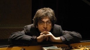 Proteste Iran, il pianista Bahrami: "Il regime ha le ore contate"