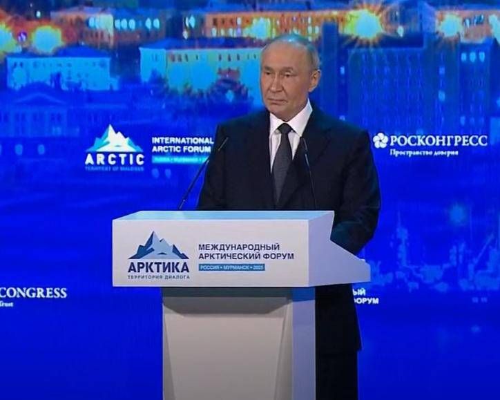 Putin: "Groenlandia non riguarda Russia, Nato cerca scontro nell'Artico"