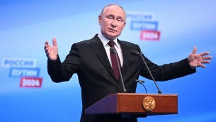 Putin: "Ho detto sì a scambio Navalny con prigionieri, poi lui è morto"