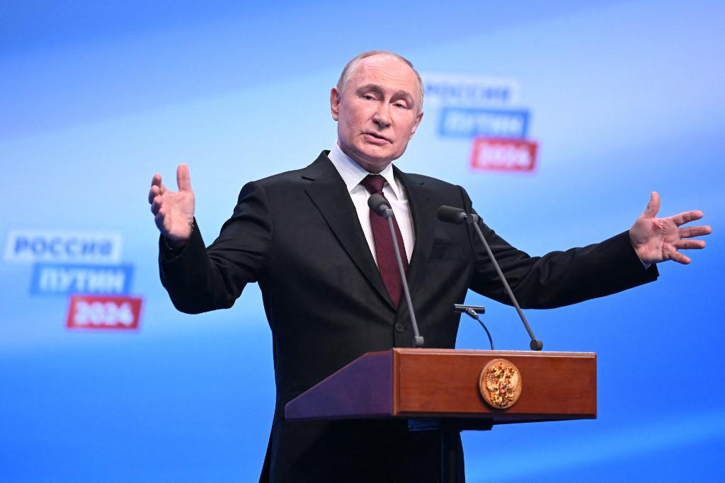 Putin: "Ho detto sì a scambio Navalny con prigionieri, poi lui è morto"