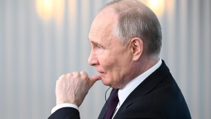Putin va in Mongolia 'a trovare gli amici', Ucraina: "Arrestatelo"