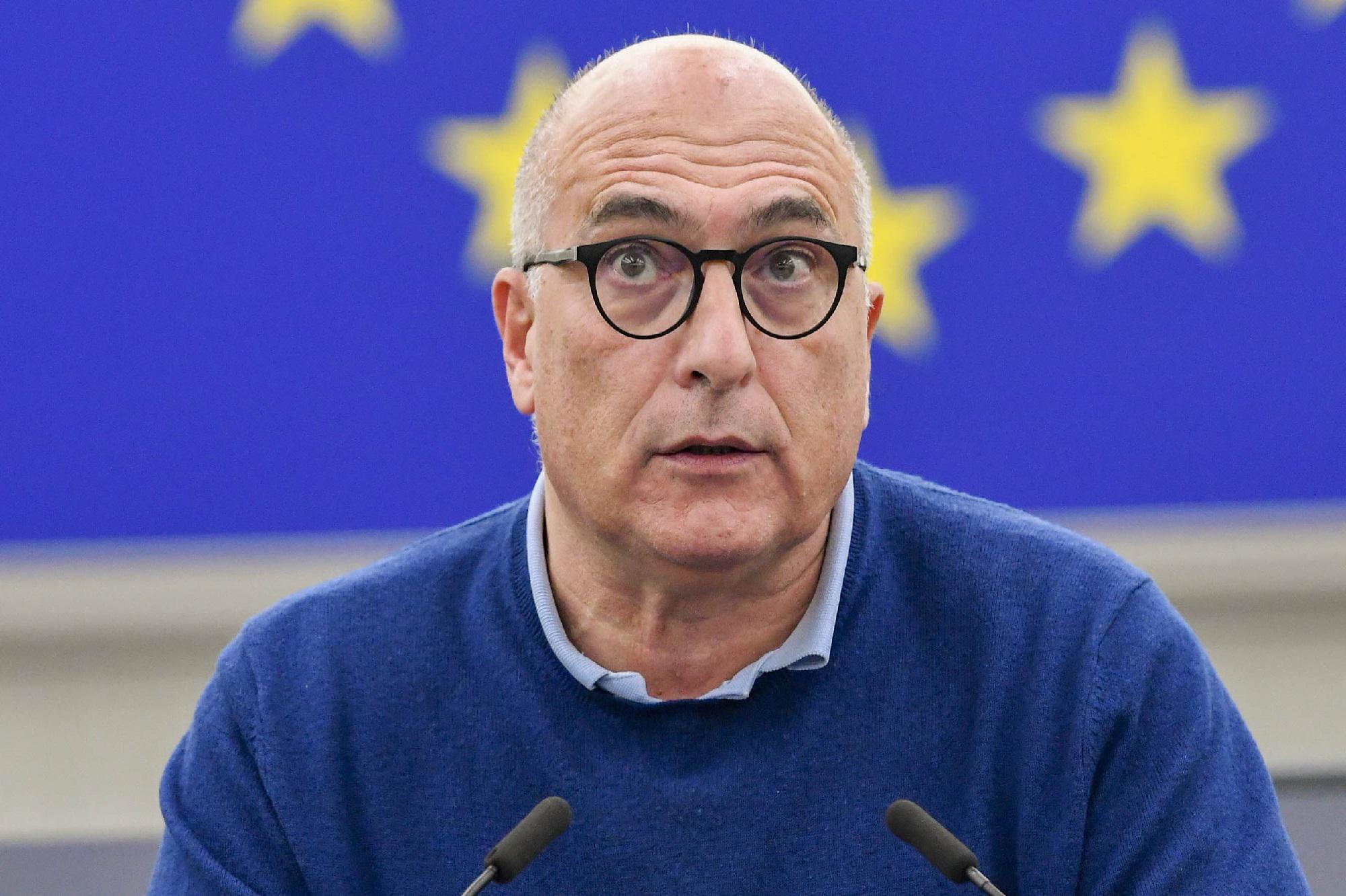 Qatargate, commissione Juri vota per revoca immunità Cozzolino e Tarabella