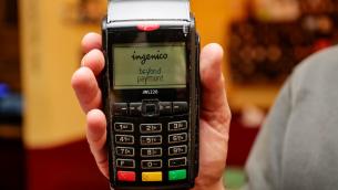 Quando il Pos è sempre rotto e pagare con bancomat e carte è impossibile