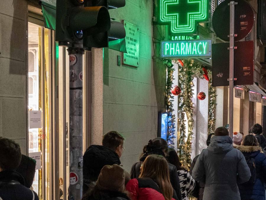 Quarantena covid, ipotesi riduzione e nuove regole: oggi Cts