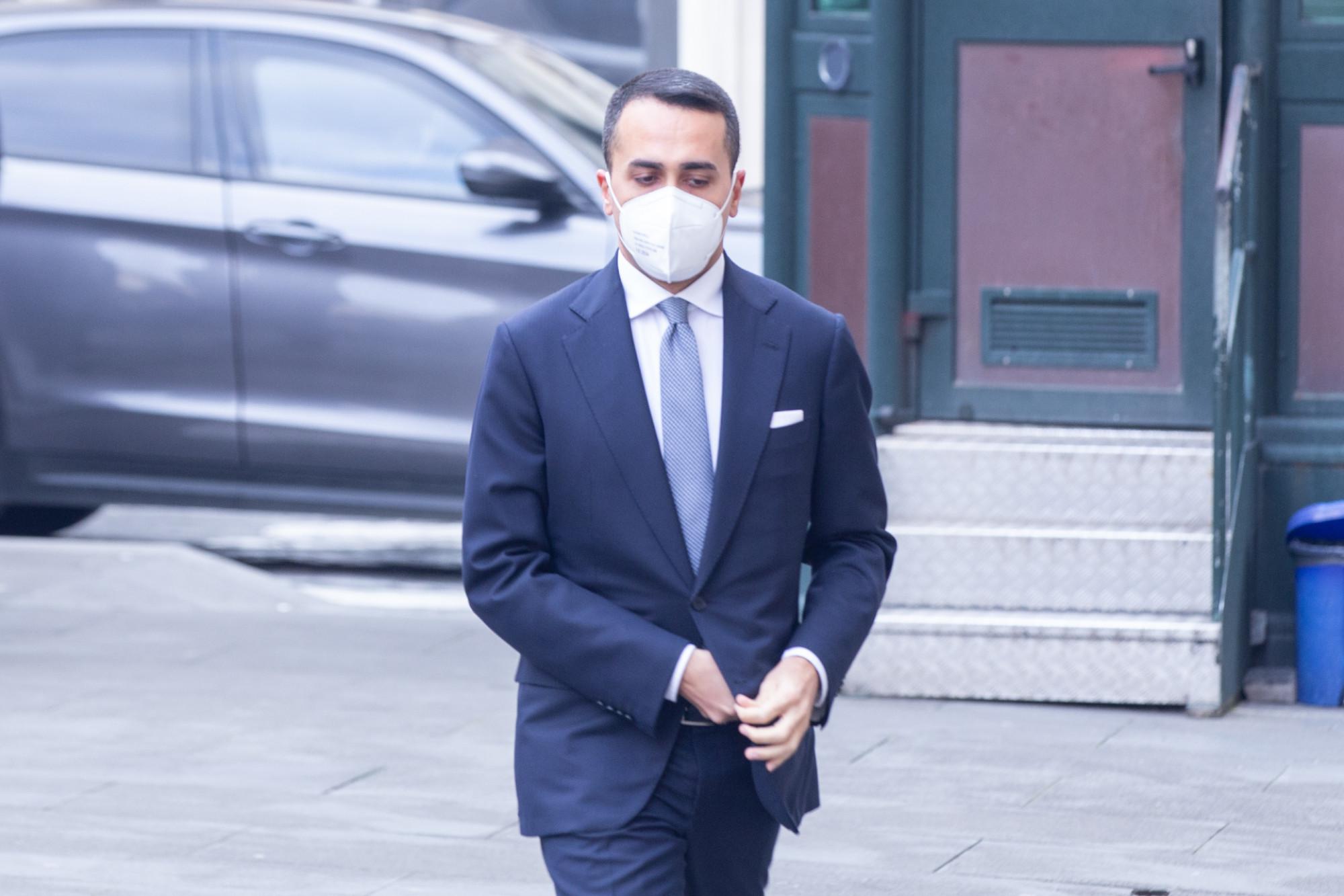 Quirinale 2022, Di Maio: "Indecoroso bruciare Belloni"