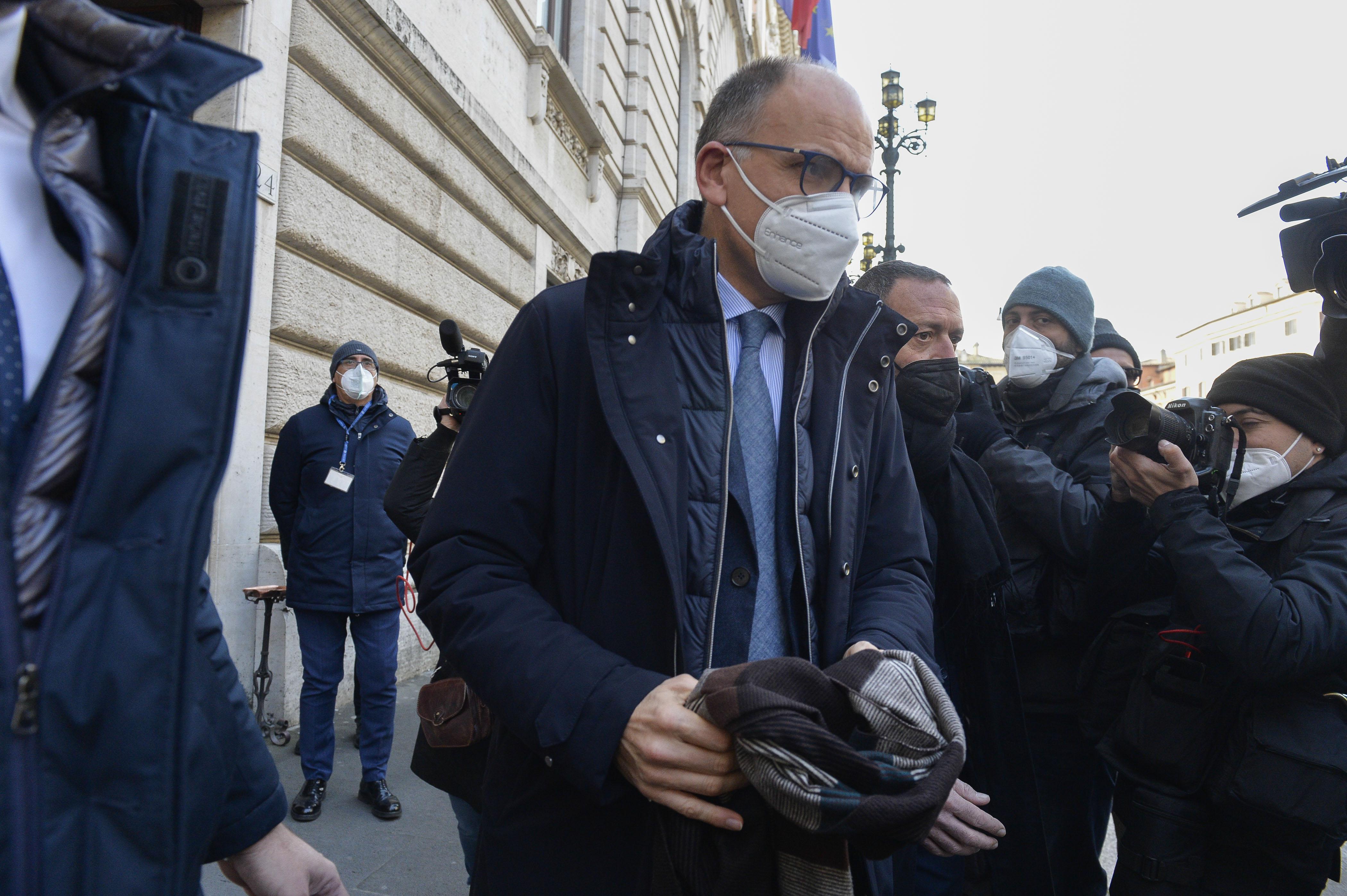 Quirinale 2022 e Mattarella bis, Letta e 'svolta' notturna con Forza Italia
