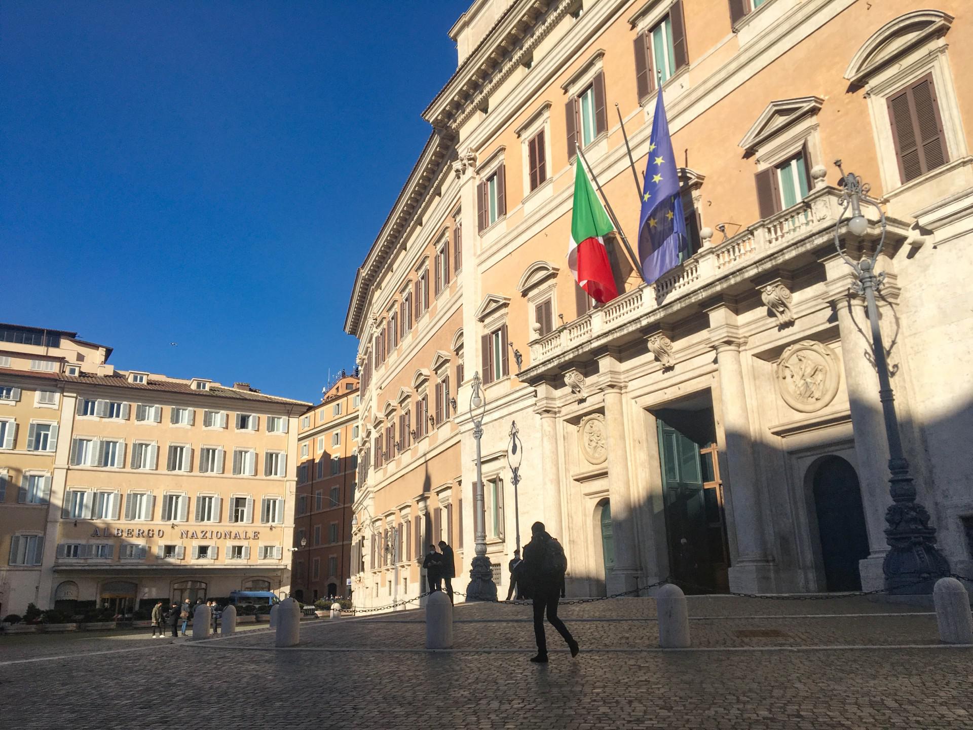 Quirinale 2022, ecco le chat Forza Italia in rivolta