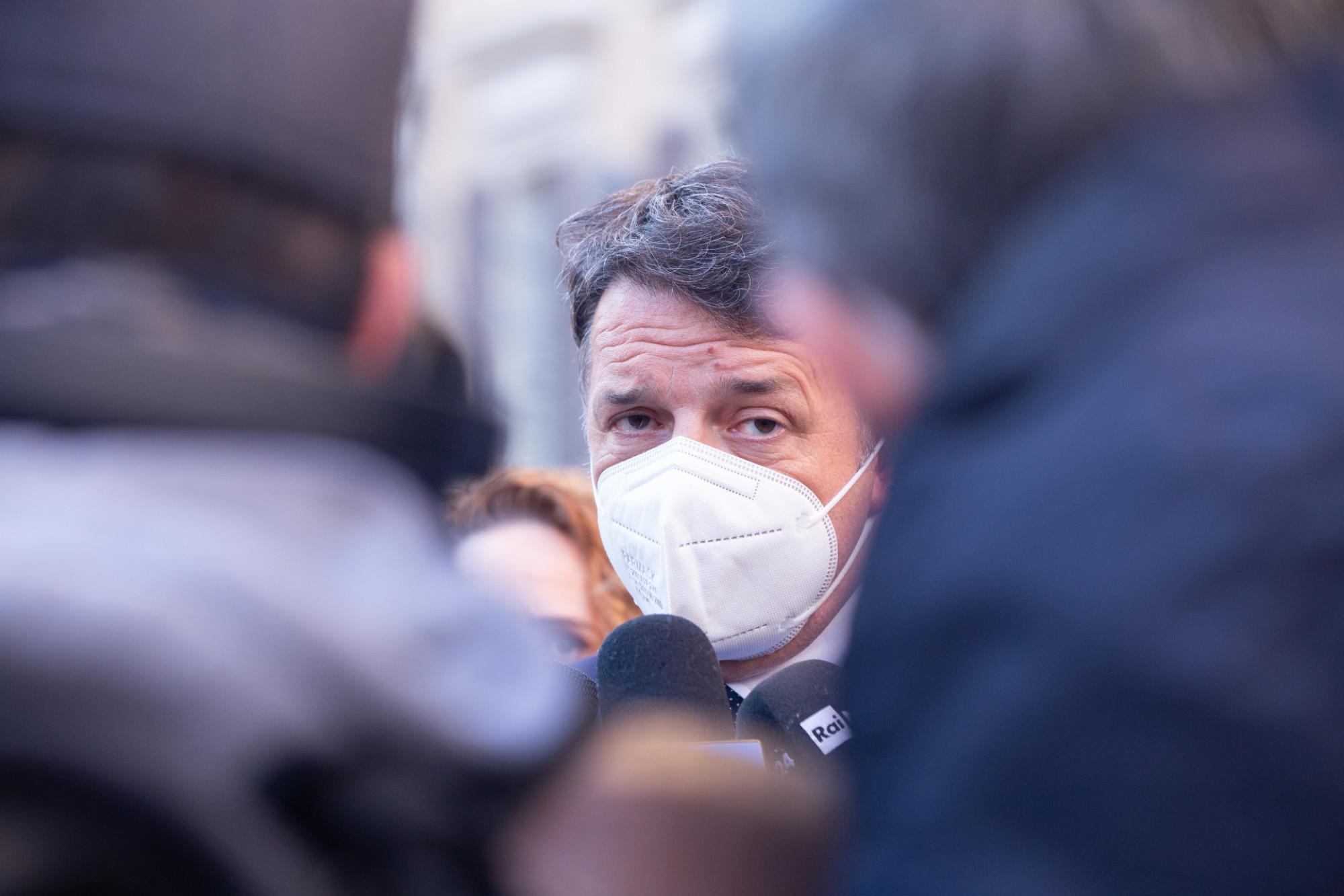 Quirinale 2022, Renzi: "Vertice maggioranza più tardi, Conte non si è presentato"