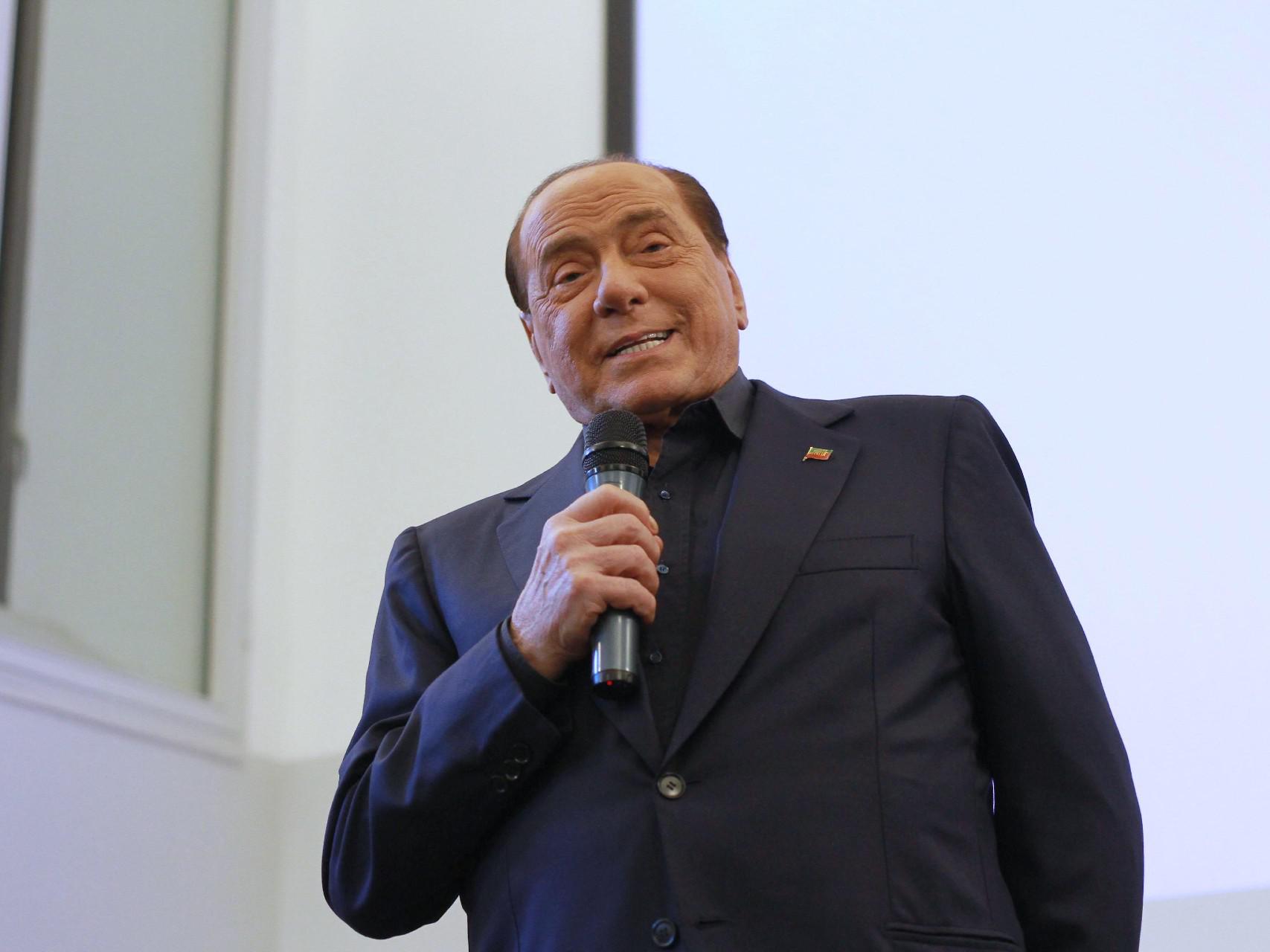 Quirinale, Berlusconi rassicura: "Sciolgo riserva entro domenica"