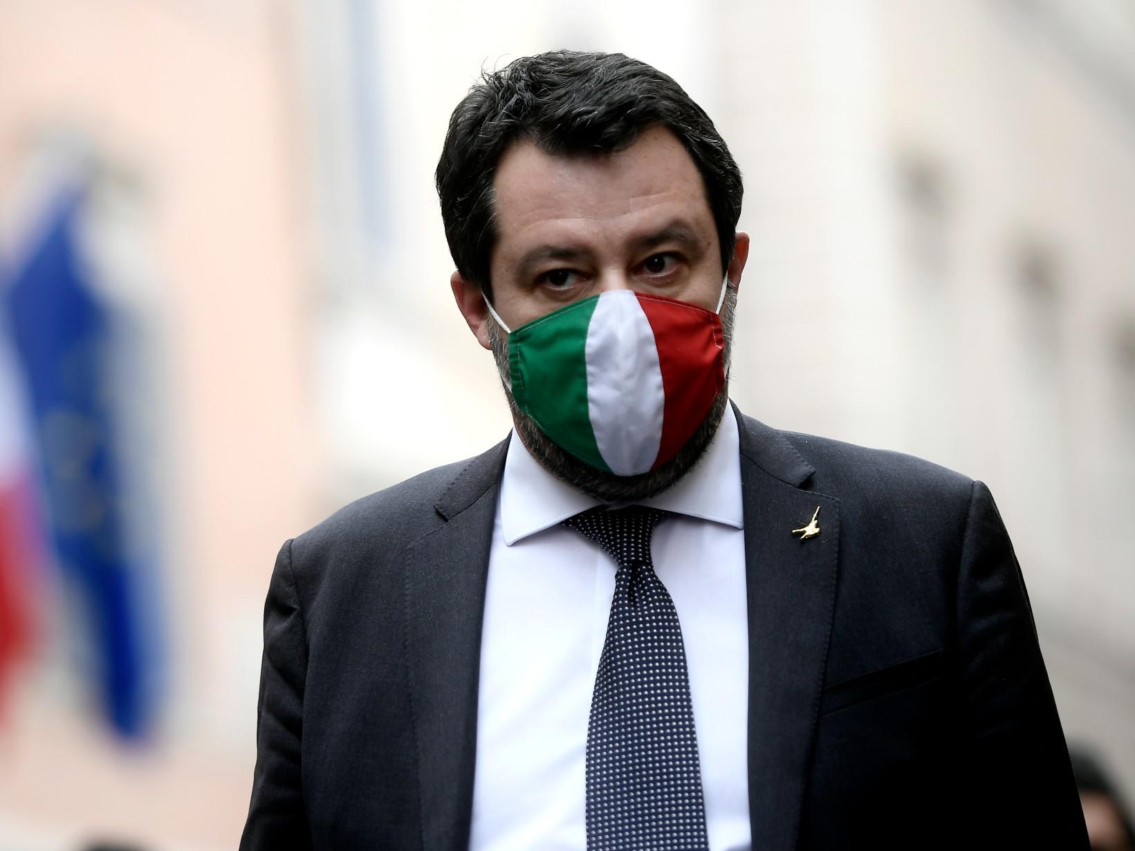 Quirinale, Salvini: "Aspettiamo che Berlusconi faccia suoi incontri e conti"