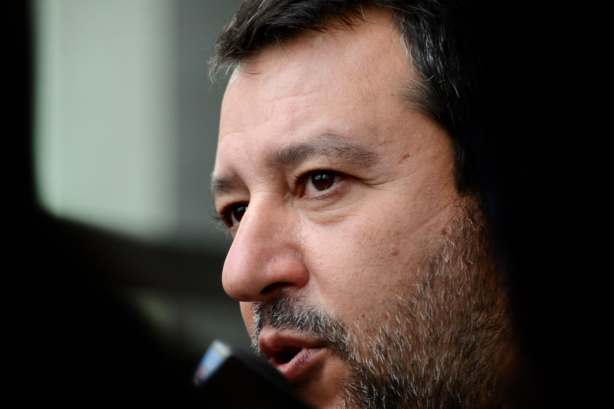 Quirinale, Salvini: "Draghi resti premier, d'accordo con Economist"
