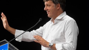 Raduno sovranisti Firenze, lo sfottò di Renzi: "Povero Salvini, non c'è nessuno"