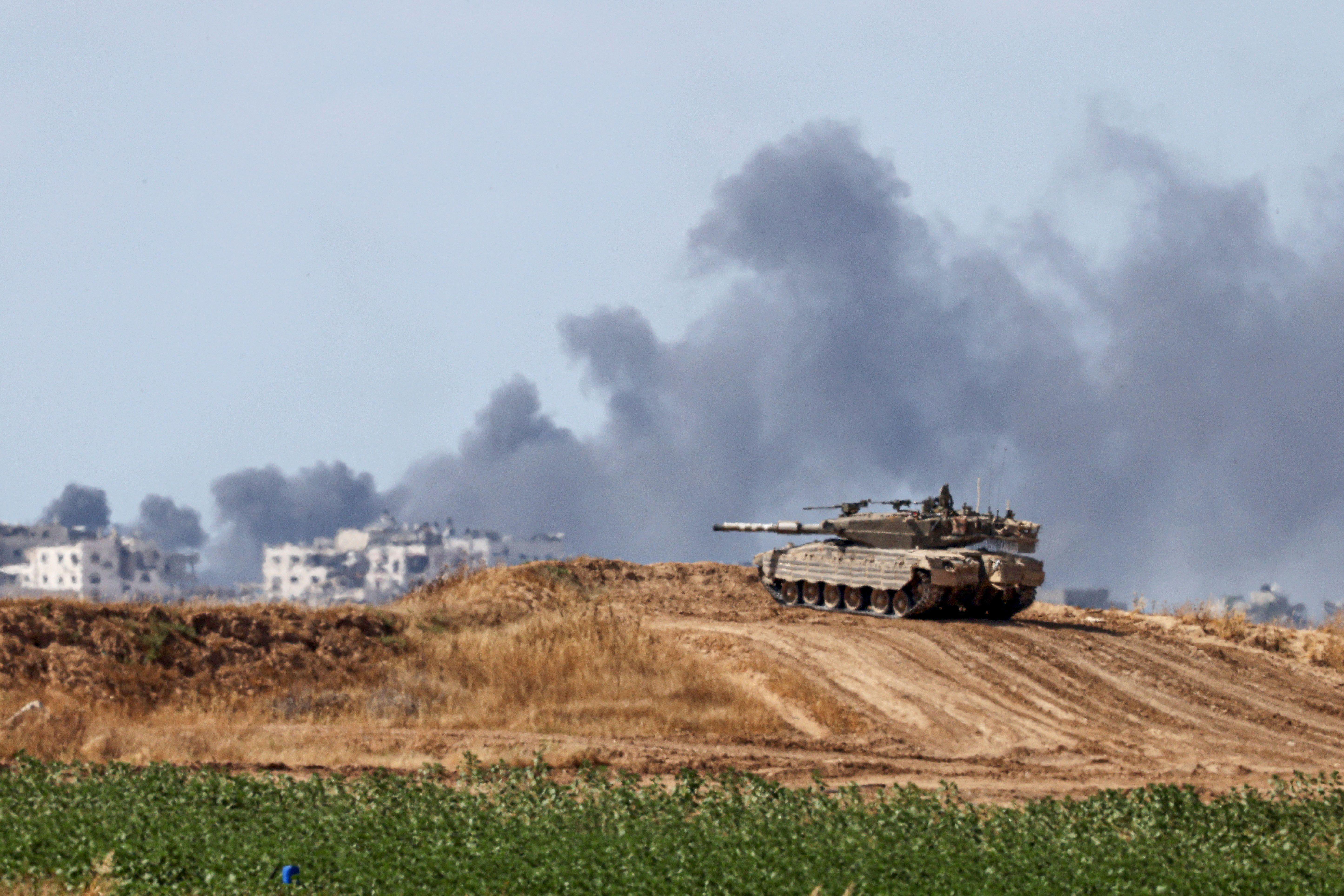 Rafah, carri armati Israele avanzano