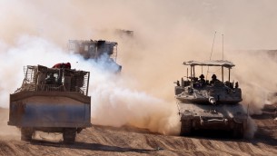 Rafah, Israele ammassa i tank al confine: ultime trattative per una tregua