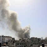 Raid israeliani su Striscia: 33 morti