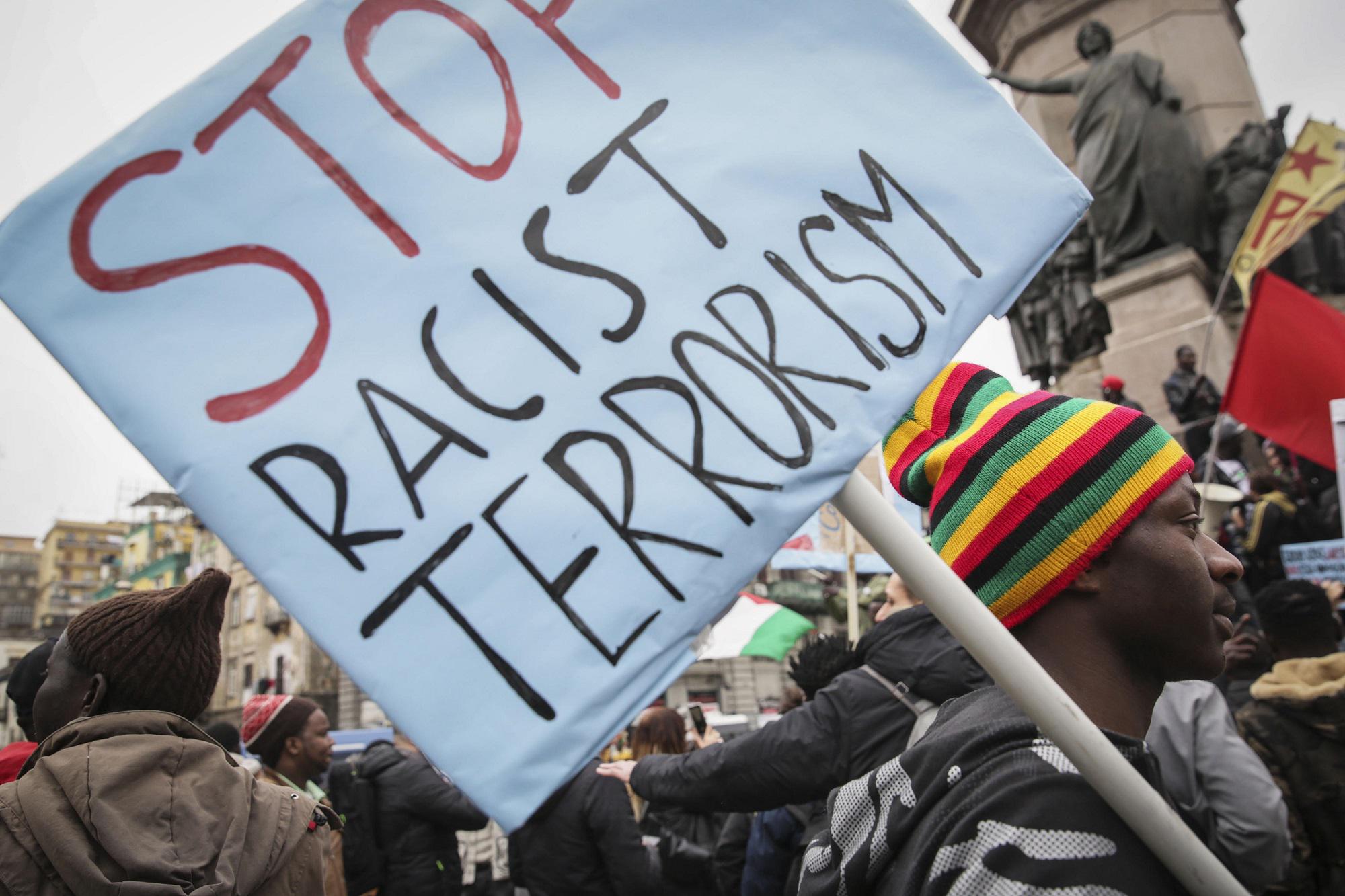 Razzismo, rapporto Amnesty: "Preoccupazione per discorsi d’odio e discriminazioni"