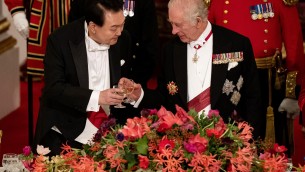 Re Carlo cita il K-pop, il 'Gangnam style' protagonista a Buckingham Palace