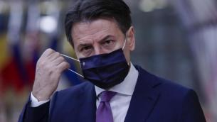 Reddito cittadinanza, Conte: "Giù le mani"