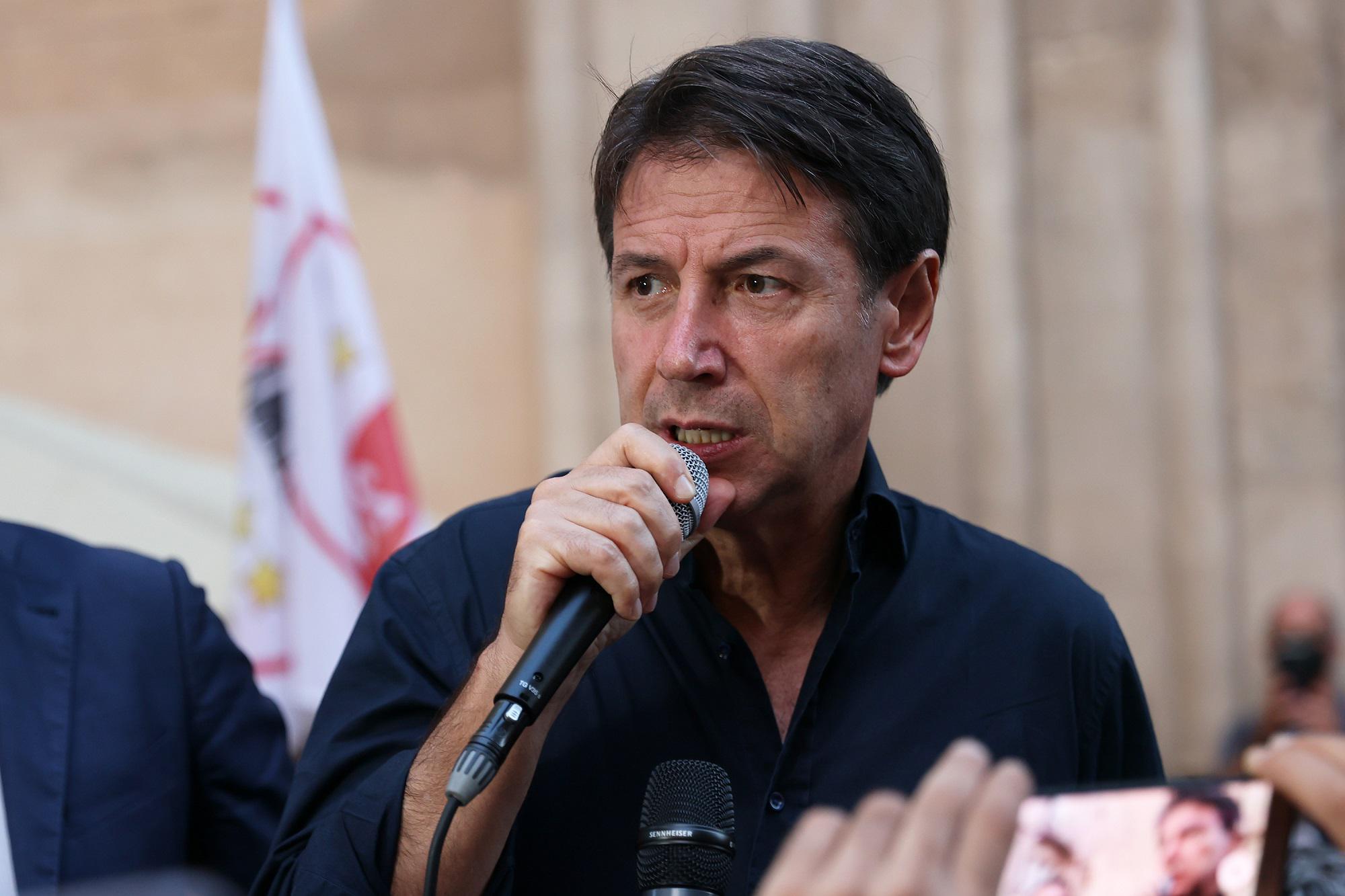Reddito cittadinanza, Conte: "Può servire anche politico che non viene eletto"