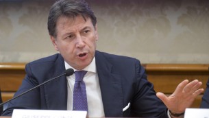 Reddito cittadinanza, Conte: "Sospeso a 169mila famiglie con sms"