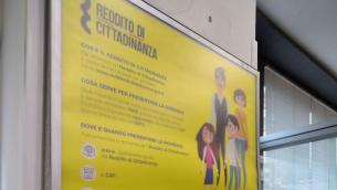 Reddito cittadinanza, Ferrari e barca: scatta maxi blitz