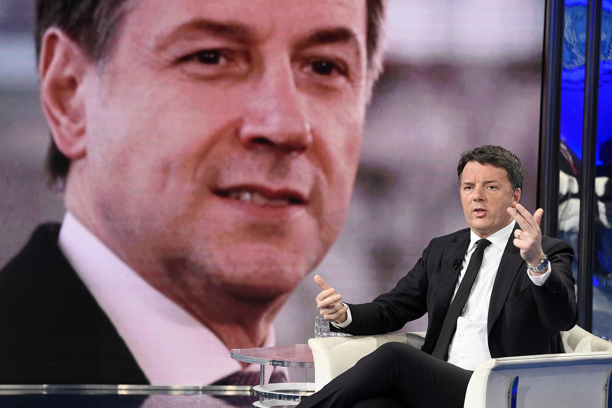 Reddito cittadinanza, Renzi: "Conte per guerra civile, chiederà aiuto a Putin?"