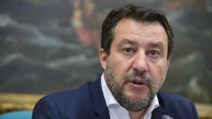 Reddito cittadinanza, Salvini: "In tempi come questi 9 miliardi non sostenibili"
