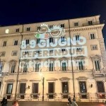 Referendum cittadinanza, blitz del comitato promotore: logo su facciata Palazzo Chigi - Foto