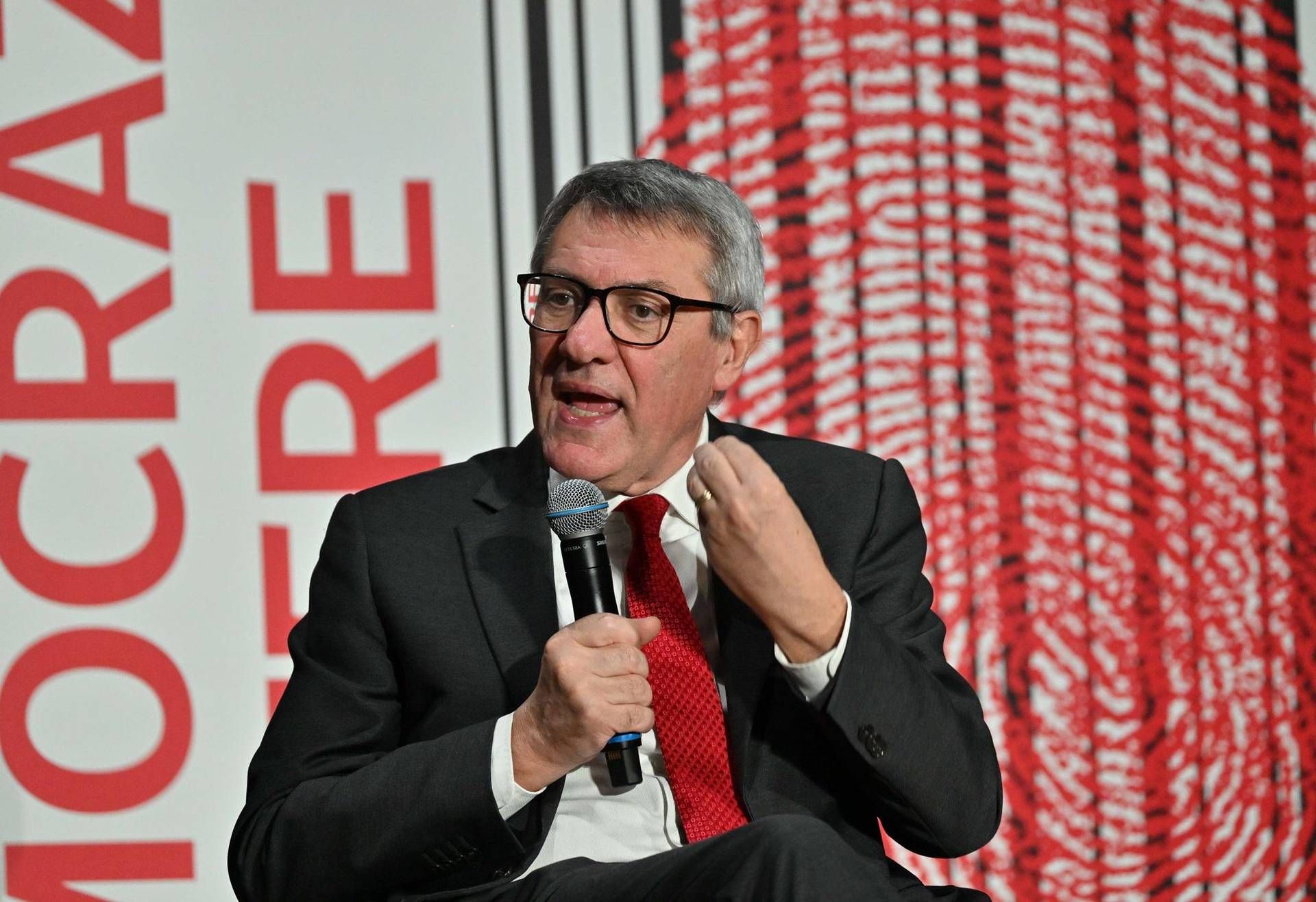 Referendum, Landini: "Chiediamo 5 sì, il giorno dopo diritti per milioni di persone"