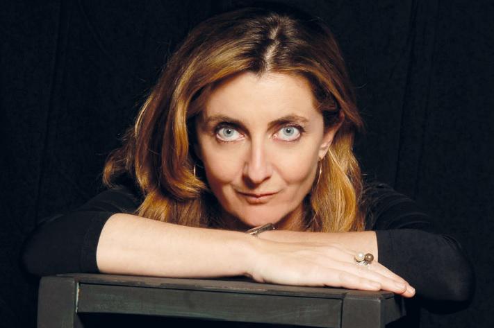 Reggiani in scena con 'Spettacolare (voce del verbo)': "Ecco la mia intervista doppia Meloni-Schlein, dem difficile da imitare"
