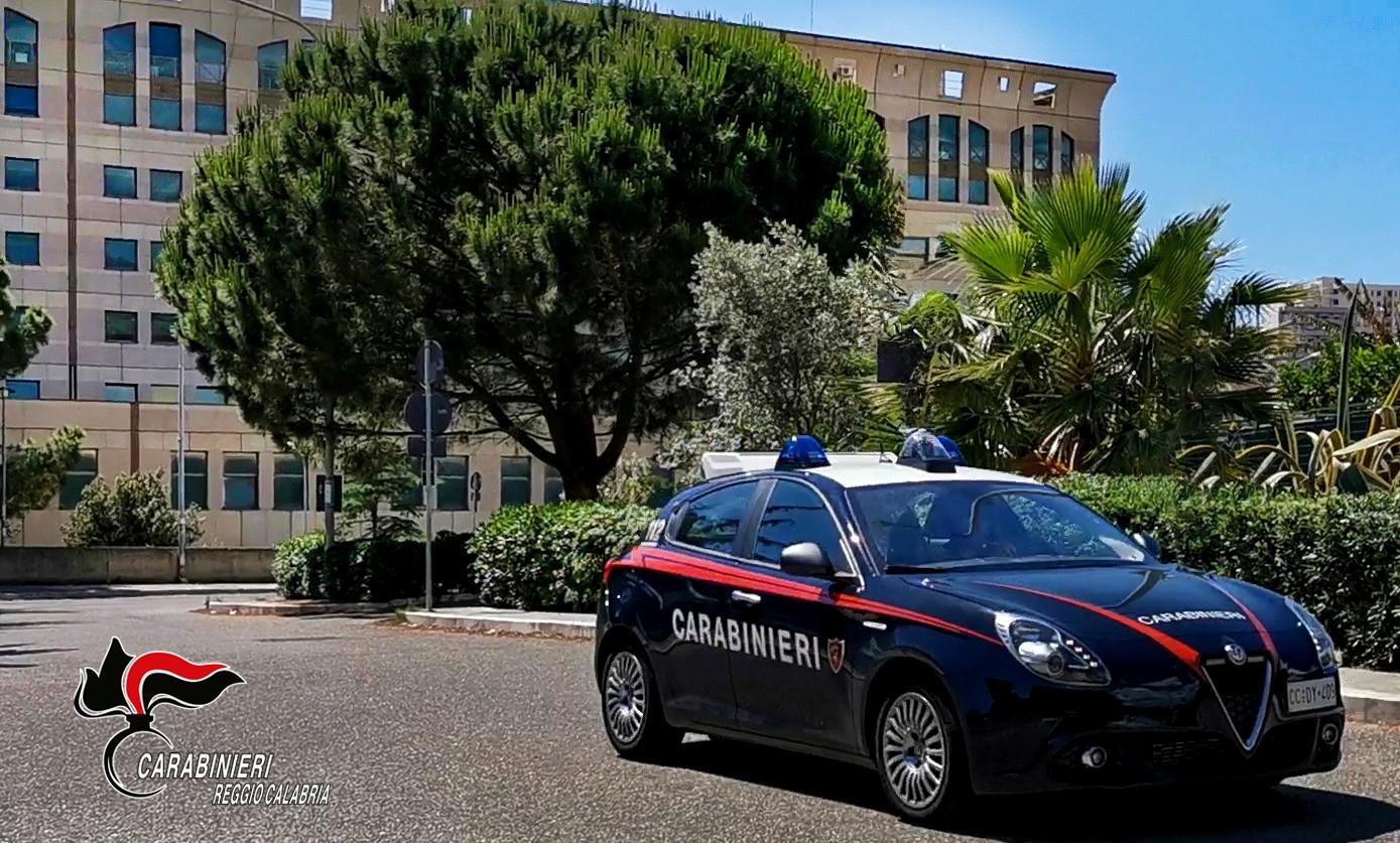 Reggio Calabria, picchiata e sequestrata dall'ex e sua sorella