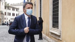 Renzi: "Dubai? Contro di me alluvione di fake news"