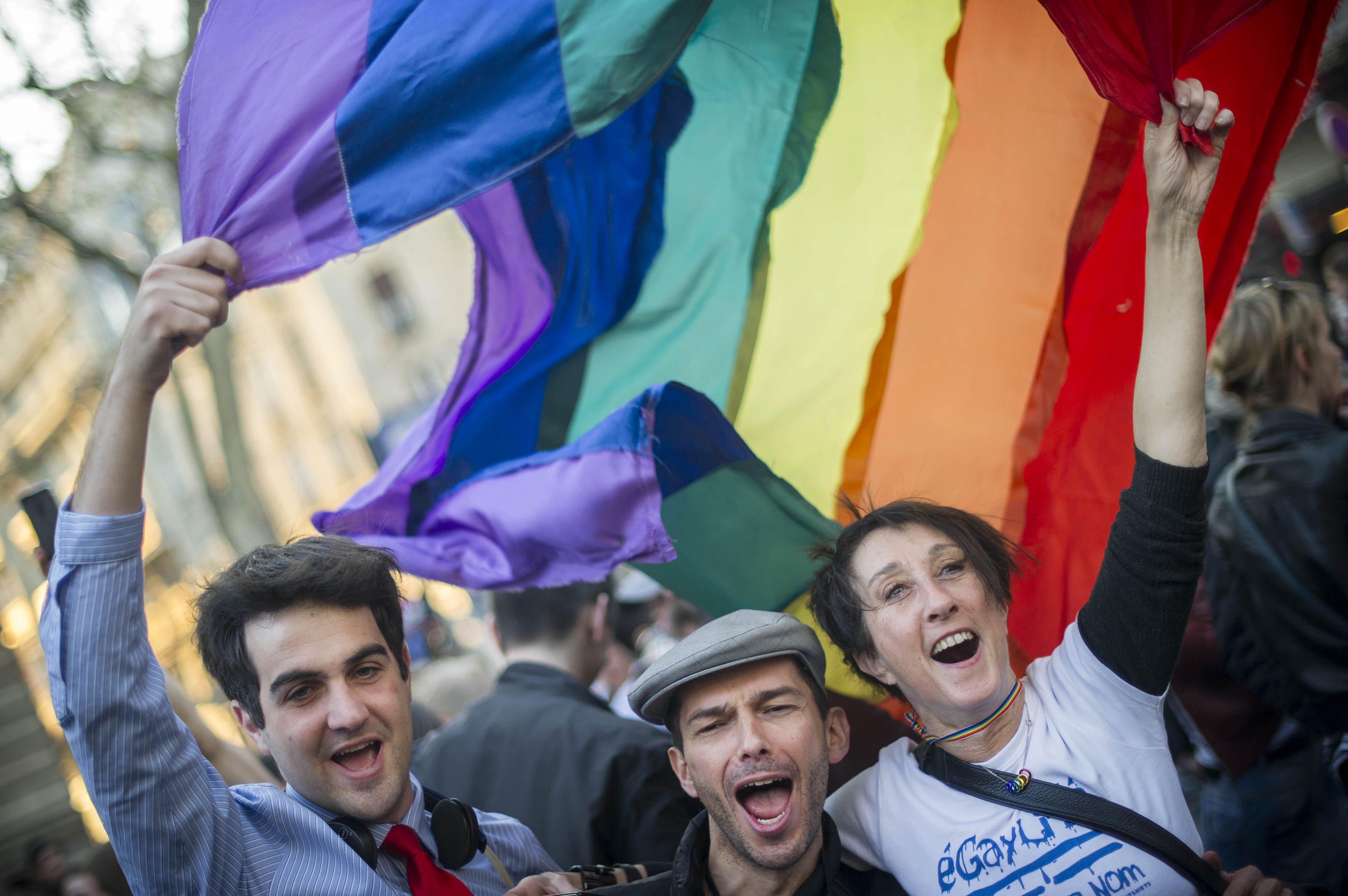"Retorica anti-Lgbt", Parlamento europeo condanna Italia, Polonia e Ungheria