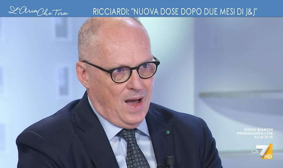 Ricciardi: "Richiamo vaccino covid nel 2022 e green pass per vaccinati"