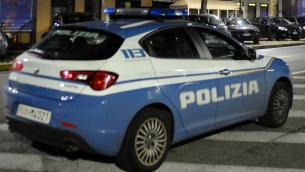 Rimini, accoltella 5 persone sul bus tra cui un bambino