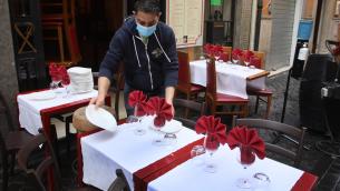 Ristoranti, 4 persone a tavola: come cambia la regola