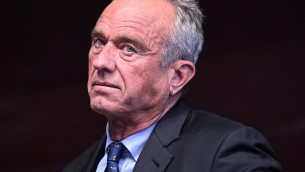 Robert Kennedy Jr, New York Times rivela: aveva un verme nel cervello