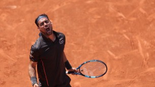 Roland Garros 2023, Fognini batte Auger-Aliassime e va al secondo turno