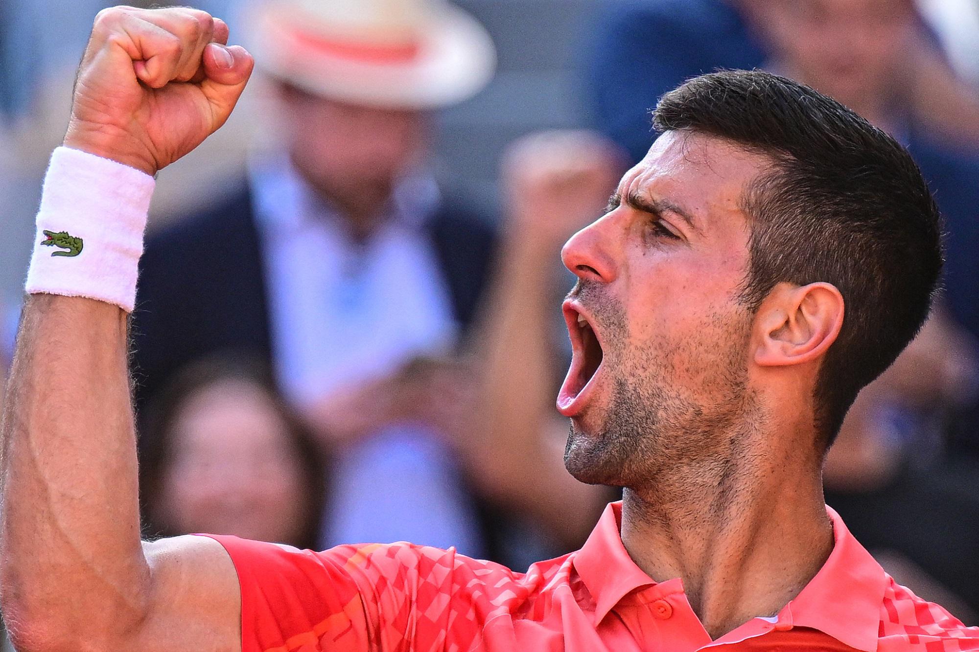 Roland Garros, Djokovic vola in semifinale: battuto Khachanov