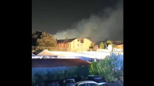 Roma, a fuoco ex fabbrica Penicillina a San Basilio - Video