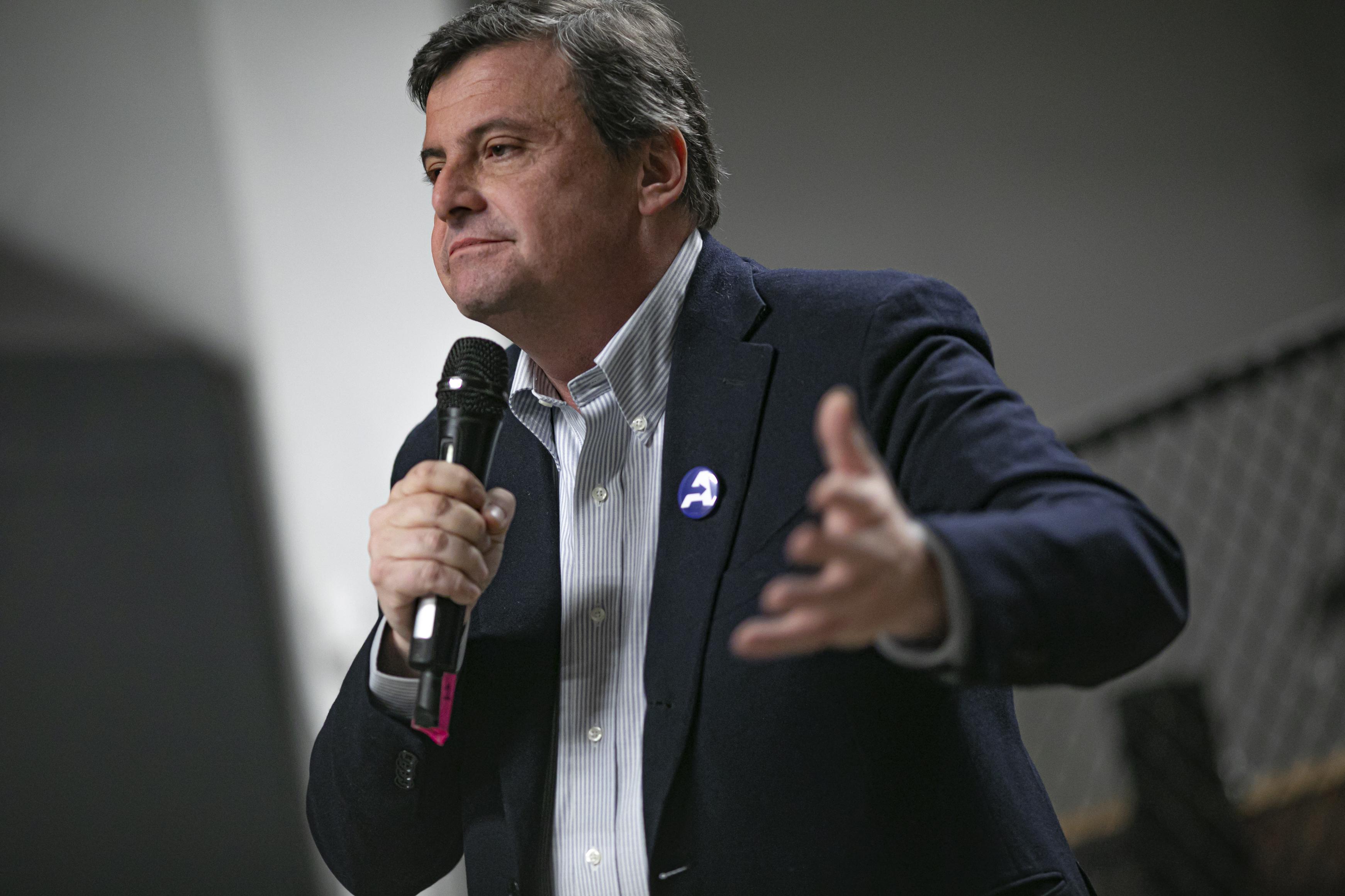 Roma, Calenda: "Pronto a parlare con Letta, ma basta perdere tempo"